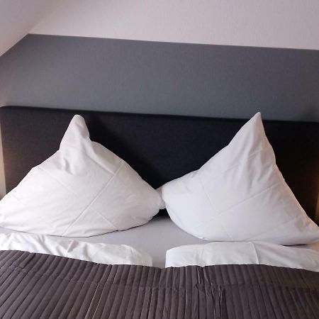 Ferienwohnung Mit 2 Schlafzimmern Und Parkplatz Erfurt Exteriör bild
