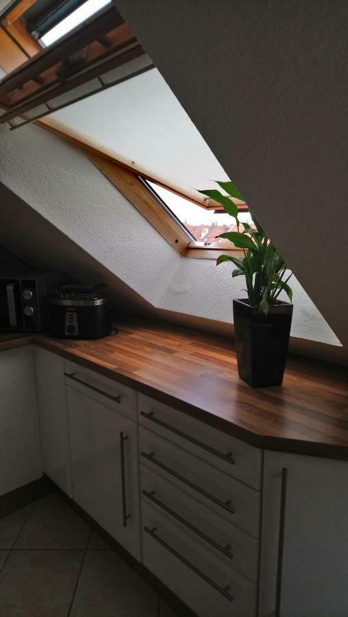 Ferienwohnung Mit 2 Schlafzimmern Und Parkplatz Erfurt Exteriör bild